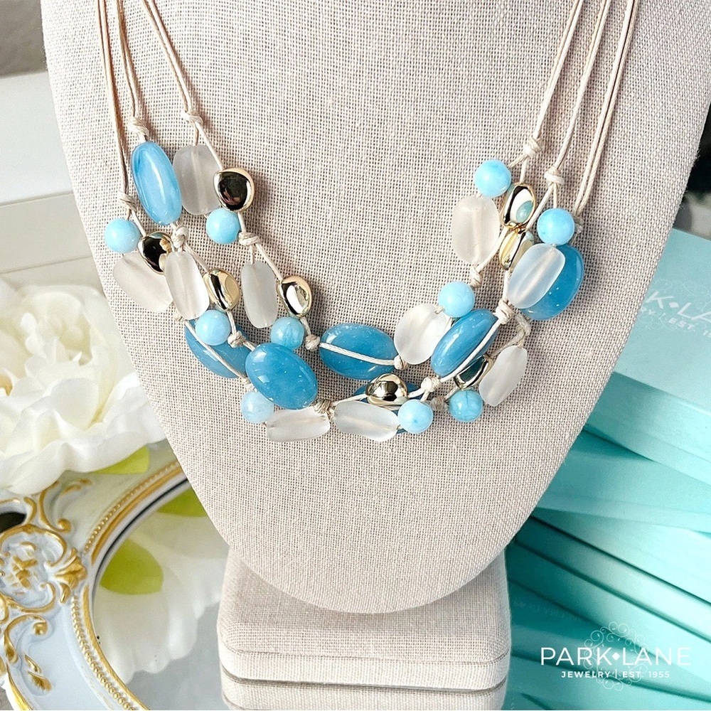 Park Lane Oceanic Beaded Necklace| Aqua and Frosted White Beads | New
